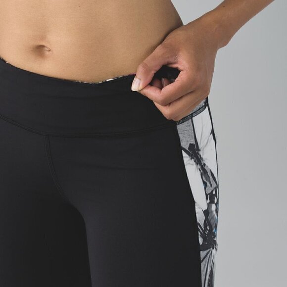 Lululemon Run The World 7/8 Tight - Picture 3 of 14